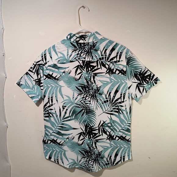 Guess Men's Small White & Tropical Green Button Down Shirt - Picture 2 of 12